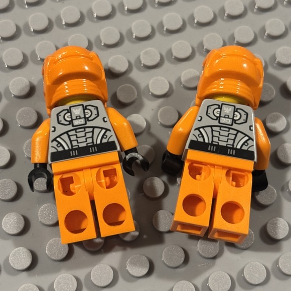 LEGO ** Jack Fireblade ** LOT OF 2 Space Galaxy Squad Set 30230-1   Minifigure - Picture 4 of 4